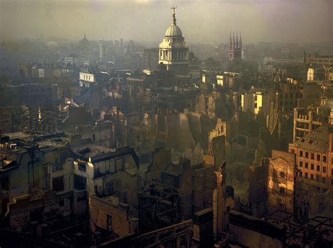 14 Incredible Color Photographs Captured London After Air Raid Attacks