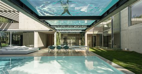 Elevated Swimming Pool With Glass Walls | Inspiring Home Design Idea