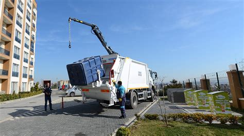 Stanbul Da Iki Ayr P Konteynerinde Par Alanm Ceset Bulundu