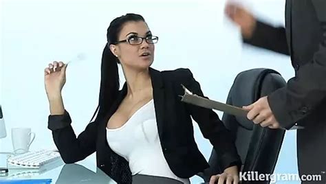 Une D Licieuse Milf Europ Enne Baise En Talons Et En Bas Au Bureau Xhamster