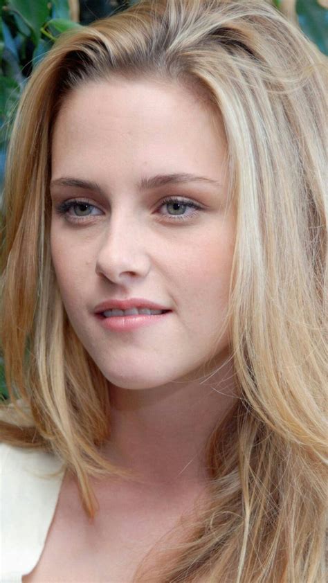 Hot Sexy Kristen Espinosa Bikini Pics