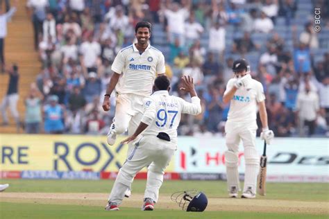 Ind Vs Nz Twitter In Awe As Sundar Lives Upto His Name With Ripper To