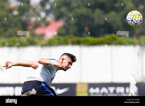 S O Paulo Sp Treino Do Corinthians William During The