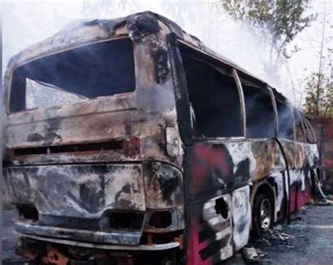 Al Menos Muertos Al Chocar E Incendiarse Dos Autobuses En Ghana