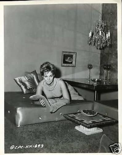 Kim Novak 8x10 Photo 3054 At Amazons Entertainment Collectibles Store