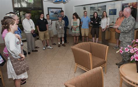 World War Ii Veterans And College Students Visit Th Wing Th Wing