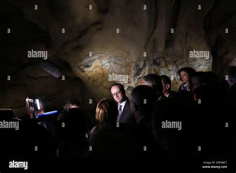 El Presidente Franc S Francois Hollande Inaugura La Cueva De Vallon