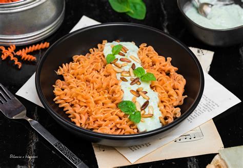 Fusilli Di Lenticchie Rosse Con Crema Di Tofu Al Basilico