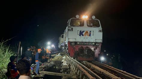 Duh Ka Pangrango Sukabumi Bogor Mogok Di Cisaat Penumpang Kecewa