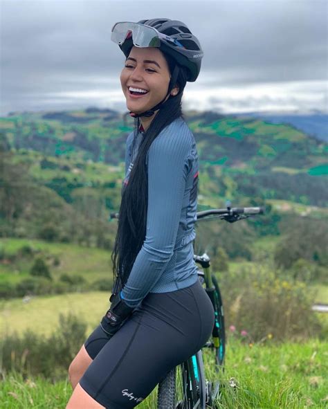 Pin En Bellas Del Deporte Ciclista Mujer Ciclismo Mujer Bicicletas