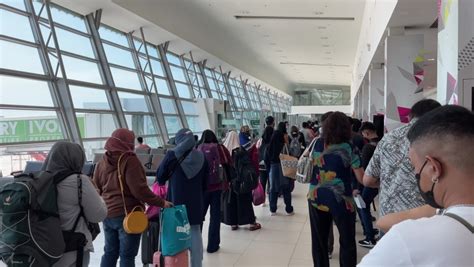 Cuti malaysia Stock Video Footage - 4K and HD Video Clips | Shutterstock