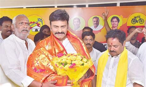 All Set For Ysrcp Rebel Mp Rajus Entry Into Tdp