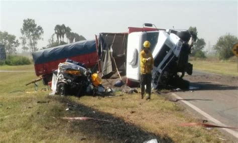 Ruta 34 Tres Víctimas Fatales Tras Un Choque Entre Un Auto Y Un Camión