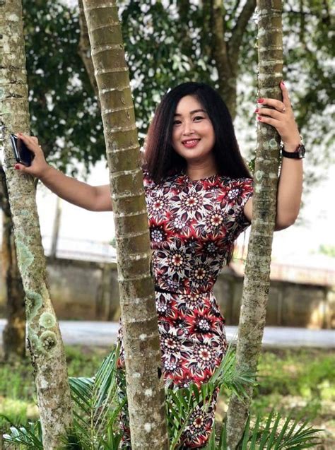 Nan Wai Wai Myint Model Girl Photo Traditional Dresses Asian Beauty