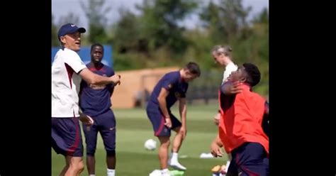 Le Comportement Proche De Luis Enrique Avec Les Jeunes Du Psg Ravit Les