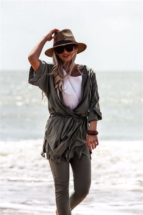 Travel Robe Olive B R A C E W E L L