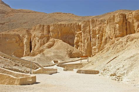 Ancient Tombs Of The Nobles In The Valley Of The Queens | Ancient Pages