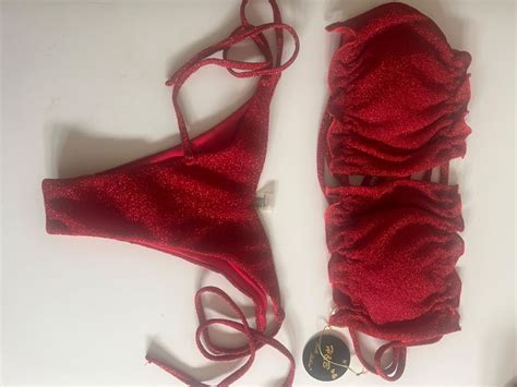 Bikini Rot glitzer Neu und originalverpackt in Muhen für CHF mit Lieferung auf Ricardo kaufen