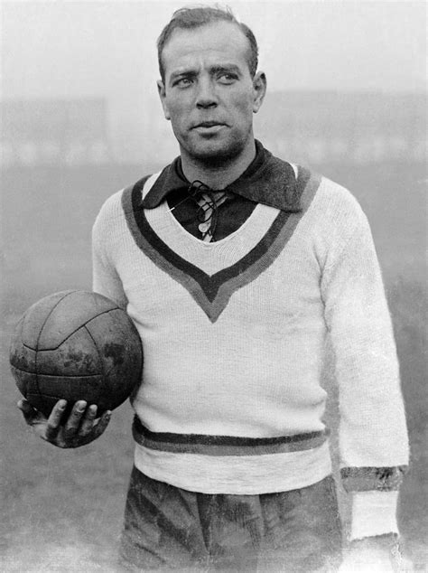 Download Legendary Goalkeeper Ricardo Zamora Of Spain Football Team In