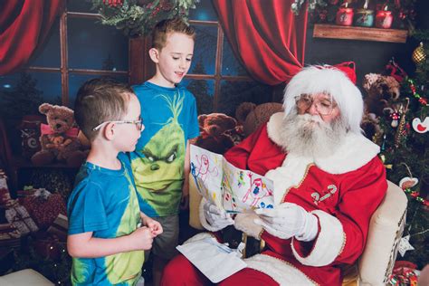 The Best Brisbane Christmas Mini Photo Experience With Santa Visiting