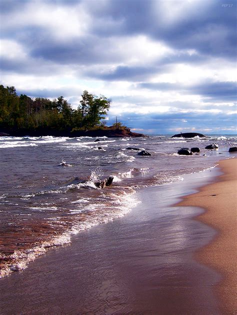 Lake Superior Shoreline 2048studio