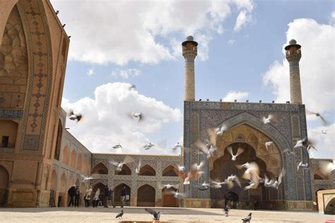 22 Common Farisi Words and Phrases