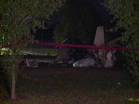 Mueren Dos Personas Tras Estrellarse Una Avioneta En Un Aeropuerto De