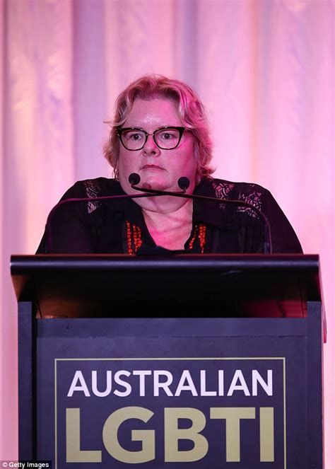 Chris Hemsworth Backs Same Sex Marriage In Australia Daily Mail Online