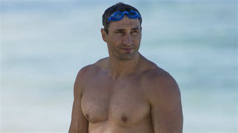 Boxer Wladimir Klitschko Flaunts Ripped Body At The Beach Shirtless