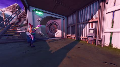 Fortnite Enter Catty Corner Vault Youtube
