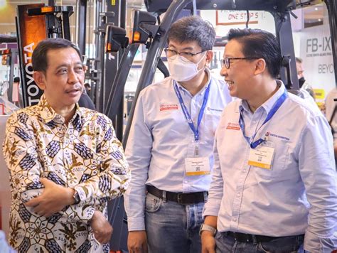 Traktor Nusantara Luncurkan Warehousing Solution di Forklift Indonesia