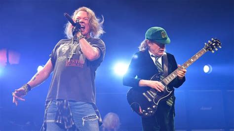 Brian Johnson says he 'couldn't watch' Axl Rose sing with AC/DC - Metal ...