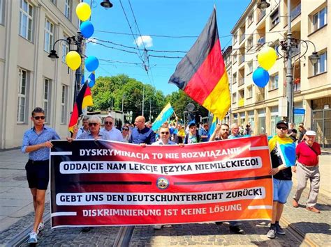 Voices Deutsche Minderheit In Polen Demonstriert Gegen Diskriminierung