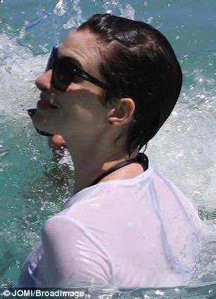 Retro Bikini Anne Hathaway Looks Beauty In A Bikini As She Enjoys Her Honeymoon In Miami