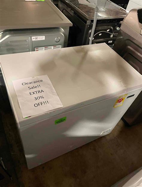 Frigidaire Fffc M Rw Cu Ft Manual Defrost Chest Freezer For Sale