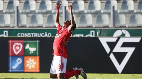 Atacante Revelado Pelo Corinthians Marca Seus Primeiros Gols Pelo Benfica