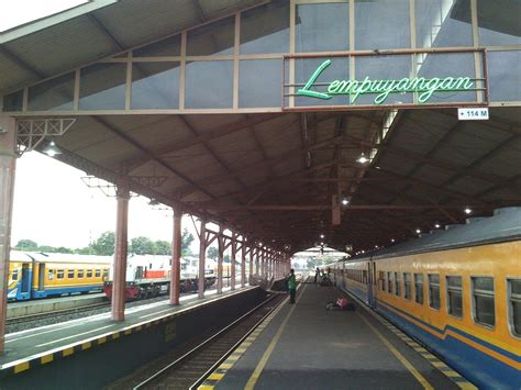 Dokumentasi Dokumentasi Stasiun Lempuyangan Yogyakarta