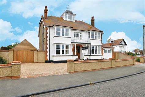 Detached House For Sale With 6 Bedrooms Grand Drive Herne Bay Fine