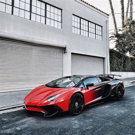 Red Lamborghini Aventador Roadster - Picture-Ideas