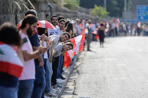 Lebanon Protesters Form Human Chain Across The Country News Al Jazeera