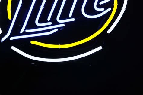 Miller Lite Beer Neon Sign at The Eddie Vannoy Collection 2020 as G243 ...