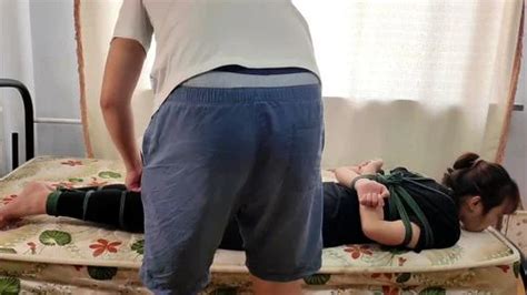 Watch 网友原创 玩奴原创 小孟试镜初绑实录裸足蛇缚驷马蒙眼带大口球 Feet Tied Up Asian Porn SpankBang