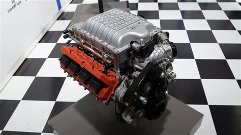 Hellcrate 6 2 Liter V8 Delivers Plug And Play Hellcat Hype To Sema