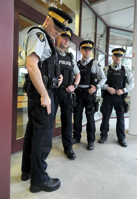 North Vancouver RCMP alter uniforms in protest over low wages - North ...