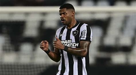 Júnior Santos Brilha De Novo Na Vitória Do Botafogo Sobre O Bragantino