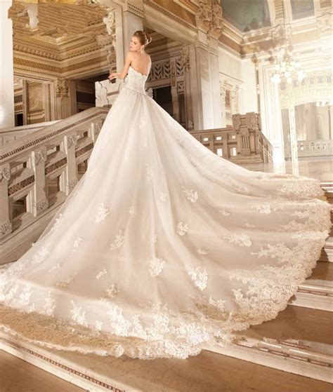 Ball Gown Sweetheart Long Tail Bride Wedding Dresses Lace Appliques