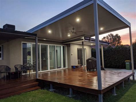 A Striking Skillion Roof Design In A Metal Deck Material Skillion