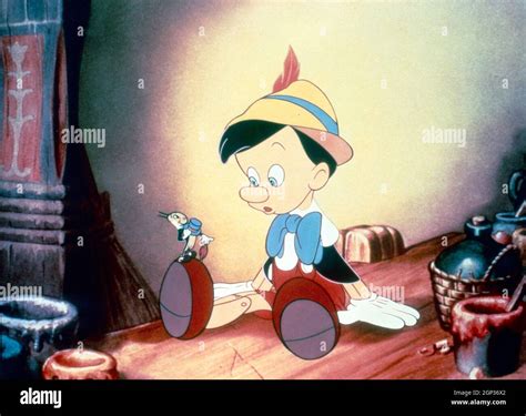 Pinocchio From Left Jiminy Cricket Pinocchio 1940 ©walt Disney Co Courtesy Everett