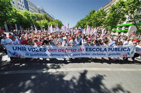 Marcha Em Defesa Da Escola P Blica Lisboa De Junho De