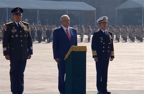 Amlo Encabeza Su Ltima Ceremonia Del Desfile C Vico Militar Por El D A